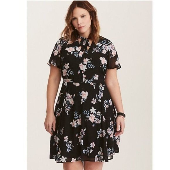 Torrid Floral Print Chiffon Dress Size 18 NWT - Picture 1 of 11